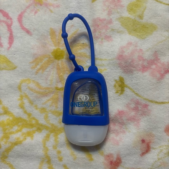 Sanitizer Bundle: Nine (9) sanitizing wipes and One (1) liquid - Picture 6 of 9